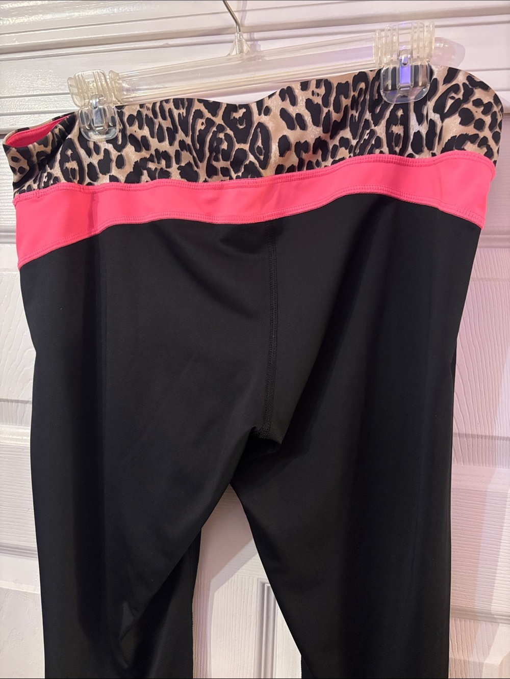 Women’s Black Capri Workout leggings with Pink Trim & Leopard Waistband - Picture 3 of 3